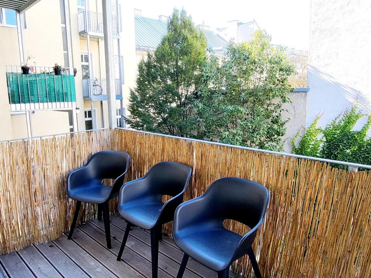 Sunny Apartment With 1 Balcony Bécs Kültér fotó